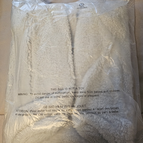 Victoria secret PINK Teddy Tote - Picture 6 of 6